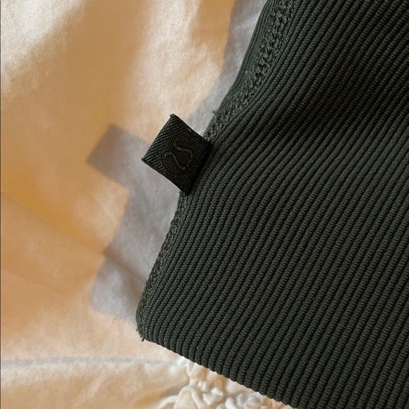 Ribbed Square-Neck Dark Green Lulu bra🦚 - Picture 3 of 4